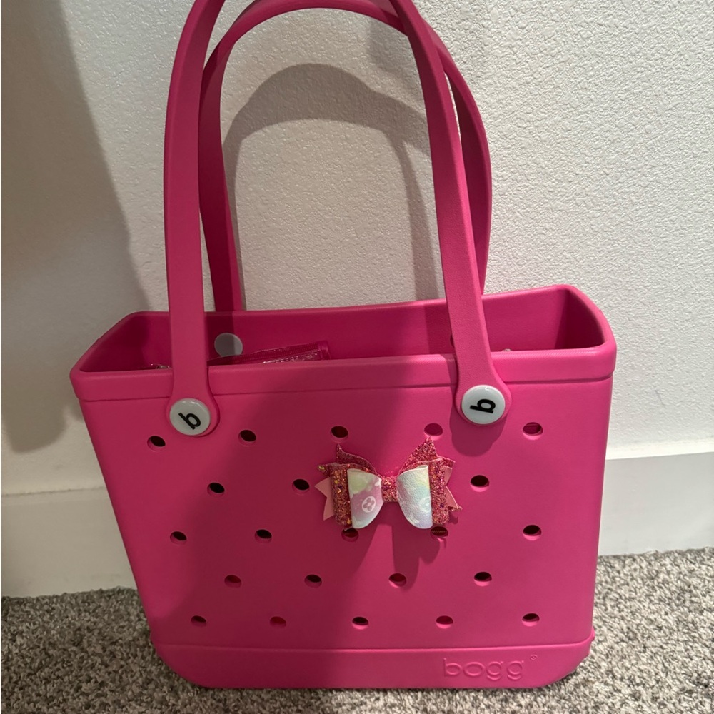 Bogg Bag Baby with pink organizer & Bow! Brand New never used.